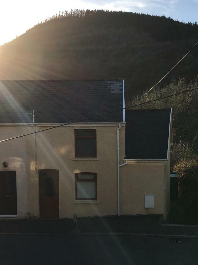 Selah Cottage, 21 Queen Street Pontrhydyfen Exterior photo